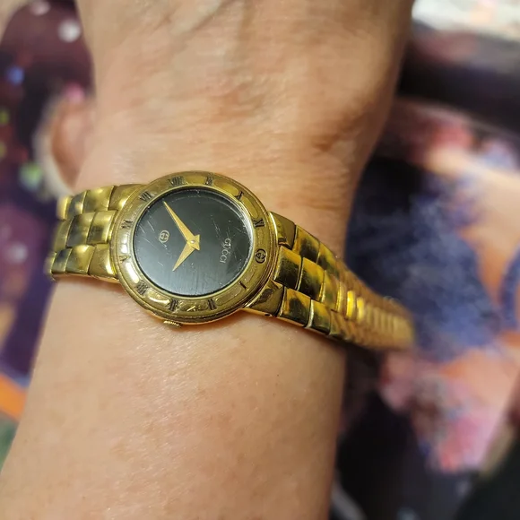 2XHP- VINTAGE WOMEN'S GUCCI BLACK FACE GOLD PLATED,STAINLESS STEEL WATCH/#3300L - Picture 1 of 13